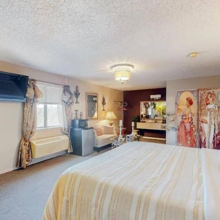 Jacuzzi Suite 206 At Tradewinds Юрека Спрингс Екстериор снимка