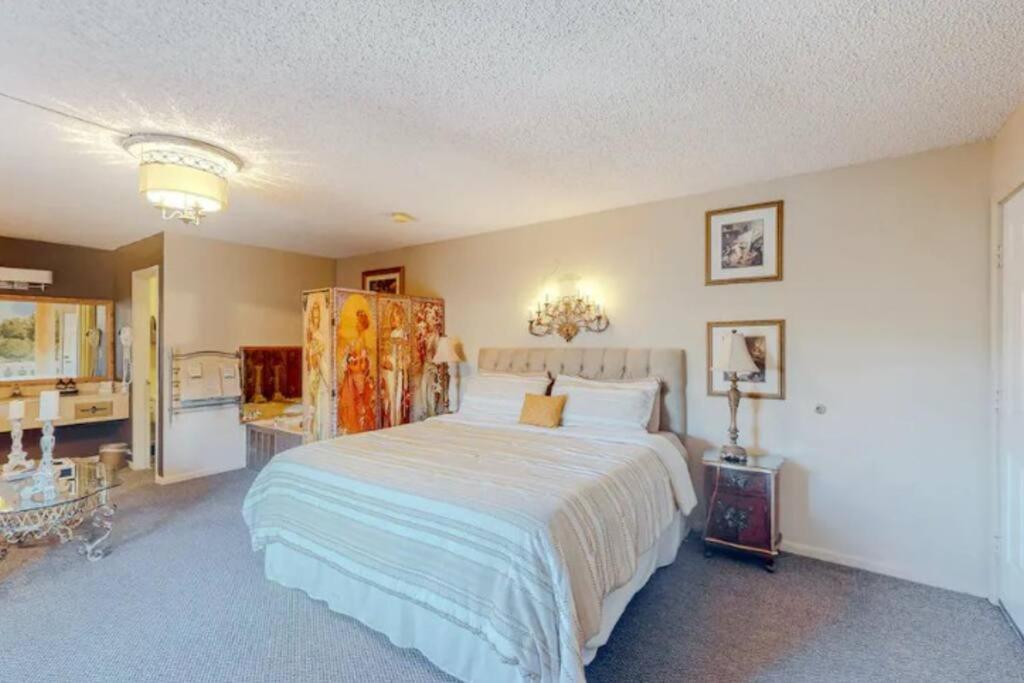 Jacuzzi Suite 206 At Tradewinds Юрека Спрингс Екстериор снимка